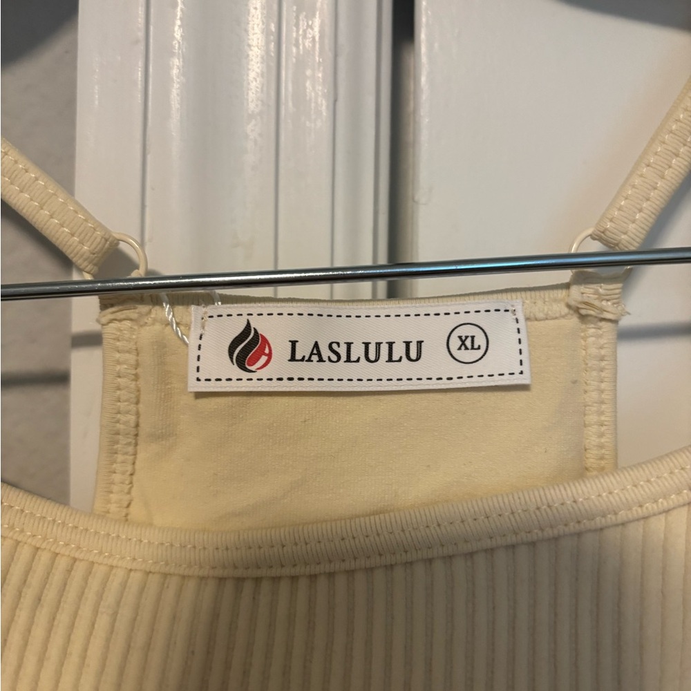 Amazon Cream Racerback Crop Top - Picture 4 of 6